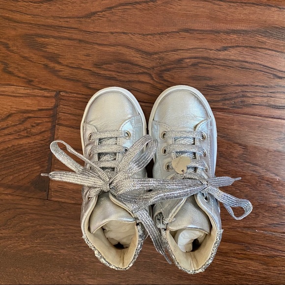 ‪Monnalisa‬ Floral Appliqued Sneakers. Size 24 EU. - Picture 6 of 13